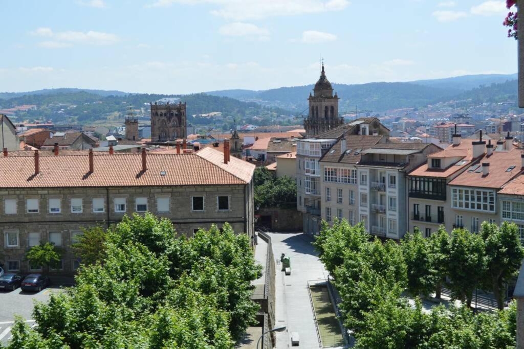Amplio Y Luminoso Piso En El Centro De Ourense Luaran gambar